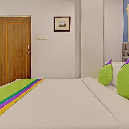 Hotel Royal Crowne Near Kolkata Airport Zewnętrze zdjęcie