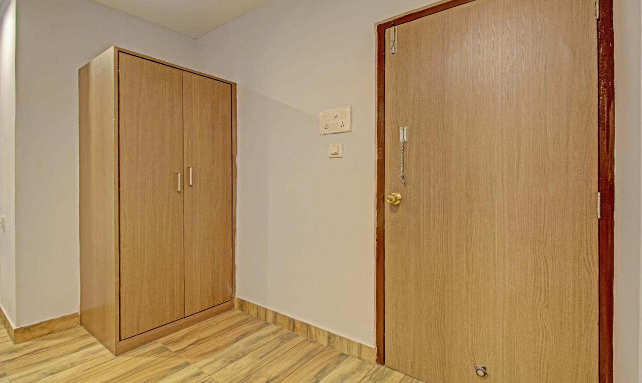 Hotel Royal Crowne Near Kolkata Airport Zewnętrze zdjęcie